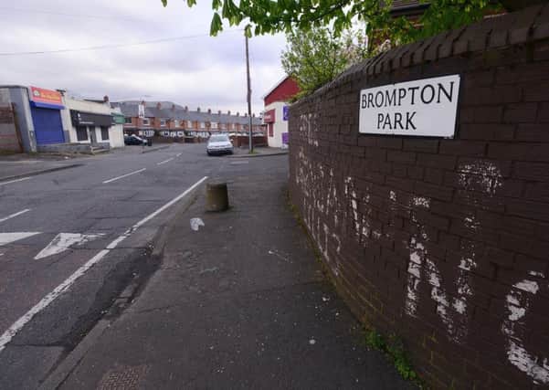 Pacemaker Press Belfast 30-04-2015: Security alert in North Belfast, in the Brompton Park area of the Crumlin Road in Belfast. Police have urged people not to approach any suspicious objects.
Picture By: Arthur Allison/Pacemaker.