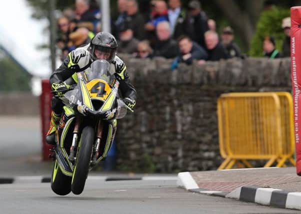 Tom Weeden won a dramatic IMGold Senior Manx Grand Prix by less than one second on his Triumph 675 from runner-up Andrew Dudgeon.