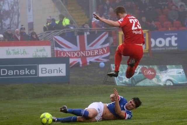 Linfield's Jimmy Callacher and Portadown's Aaron Haire during.  Photo by David Maginnis/Pacemaker Press