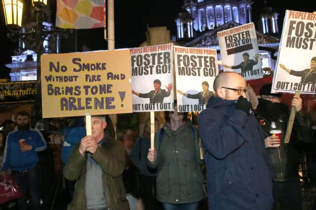 Pacemaker Press 16/12/2016
People Before Profit hold rally to demand the resignation of First Minister Arlene Foster over her handling of the  Renewable Heat Incentive scheme (RHI), at Belfast City Hall on Friday evening.
Pic Pacemaker Press