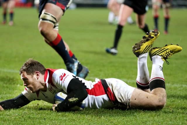 Try for Ulster's Darren Cave