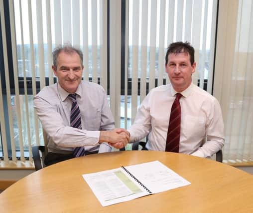 NIEA Chief Executive David Small and Chief Executive of UFU, Wesley Aston, sign Memorandum of Understanding aimed at building a stronger, more effective working relationship between the Agency and farming community, while supporting sustainable farming in ways that benefit and protect the environment.