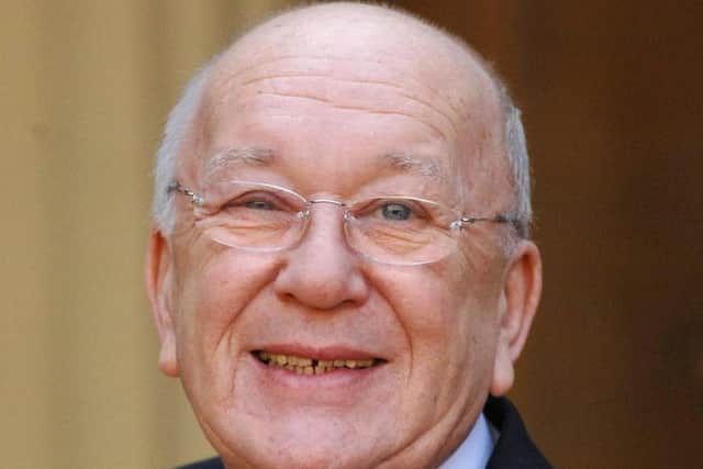 File photo dated 15/03/06 of former Coronation Street actor Roy Barraclough with his MBE
